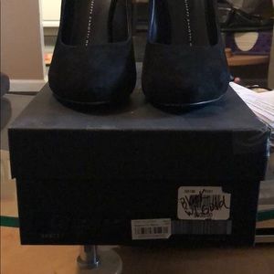 Black suede Giuseppe Zanotti Pump